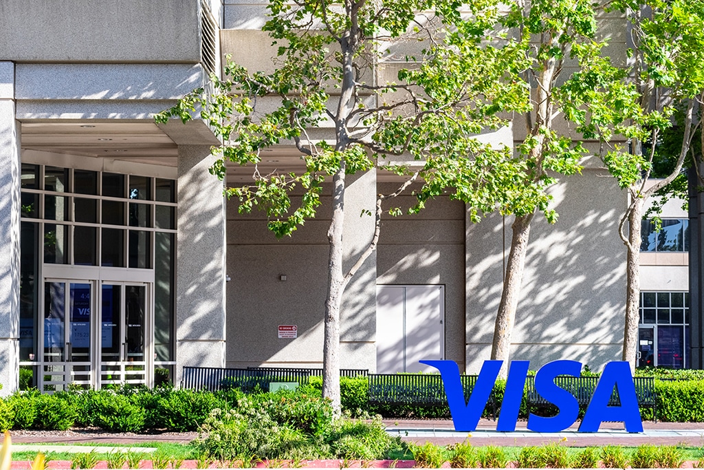 V Stock Falls 1.65%, Visa Net Revenue Down 17% in Q3 2020, Earnings Top Expectations