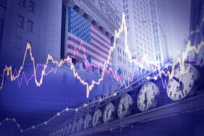 Wall Street Reverses Upward Trend, S&P 500 Closes 1% Lower