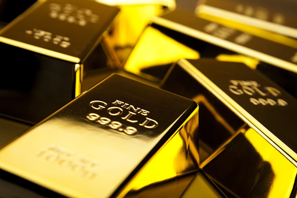 Gold Price Plunges 5% Even As Treasury Yield Rises on Positive Coronavirus Vaccine Efforts
