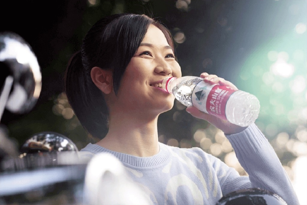 Nongfu Spring, China’s Bottled Watter Giant, Lists on Hong Kong Stock Market, Shares Spike 85%