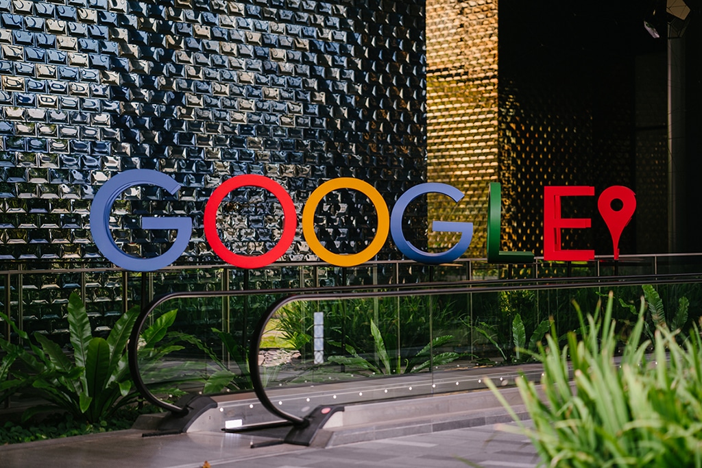 Alphabet (GOOGL) Stock Jumped 9% on News of Profitable Q3 Results, Surpasses Expectations