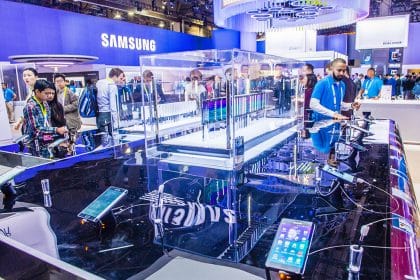 Samsung May Launch S21 a Month Earlier Following Huawei Struggles
