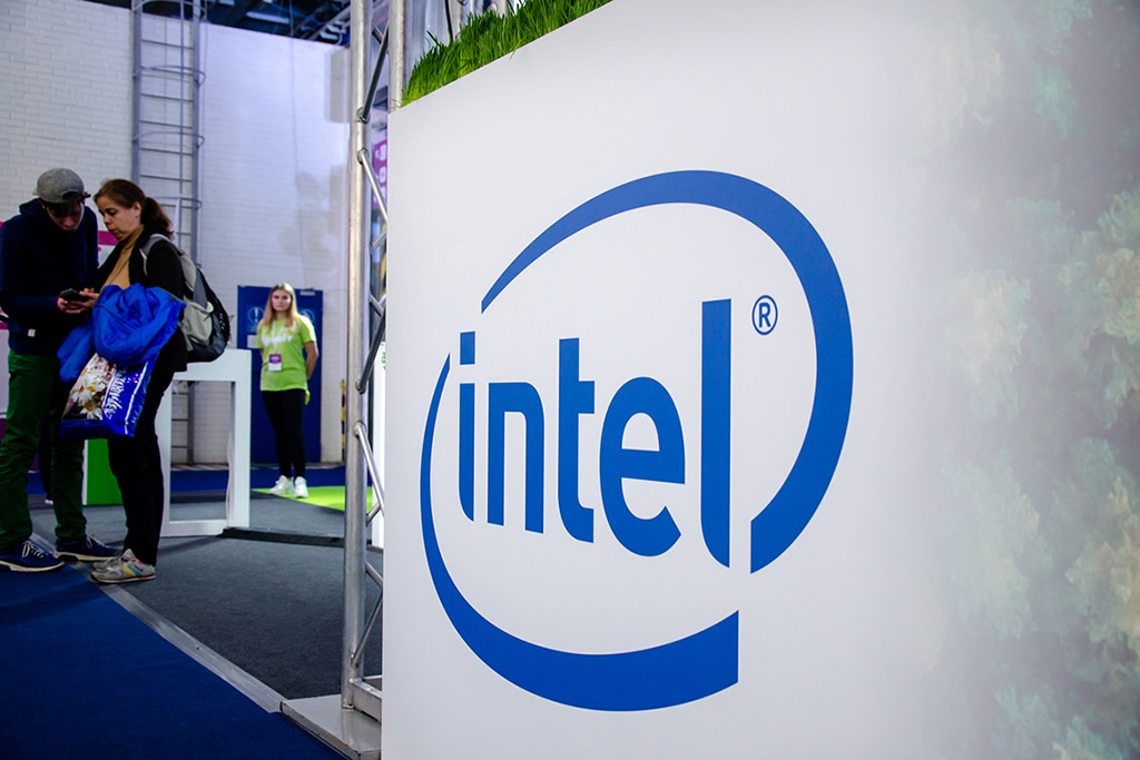 INTC Shares Up 5% as Third Point Advises Intel to Manufacture Products for Apple and Others