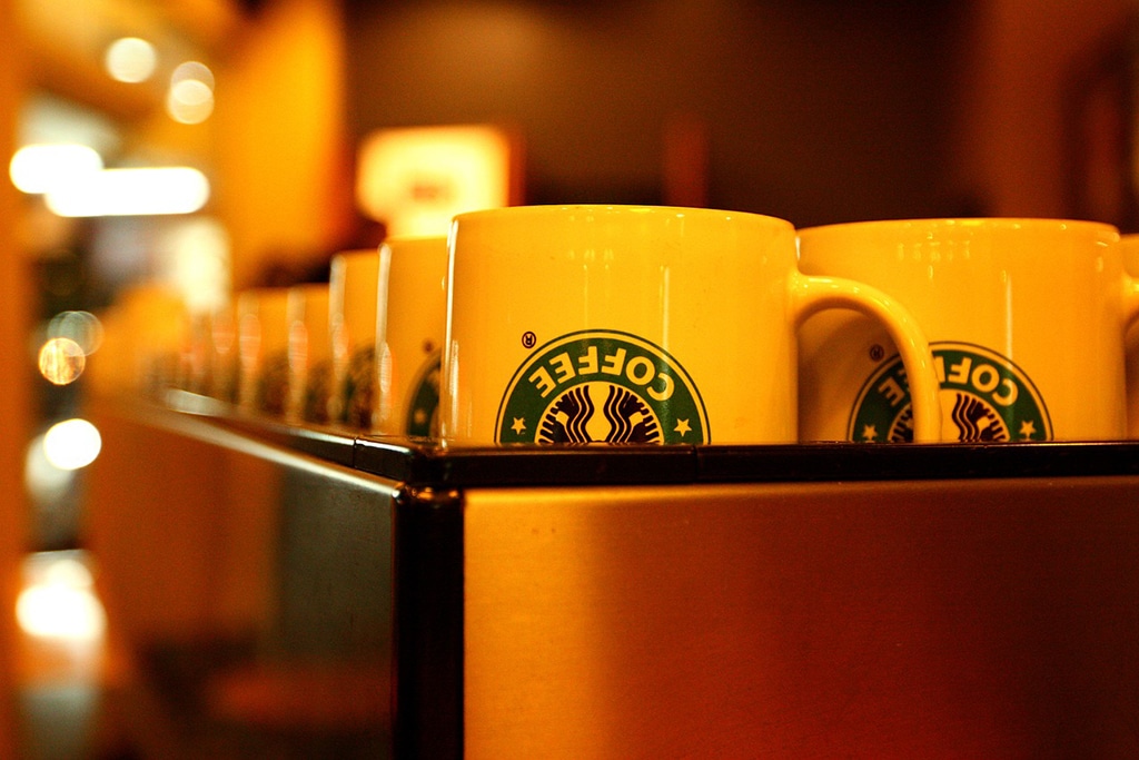 Starbucks Expects Strong Earnings Ahead in 2021, SBUX Stock Jumps 4%