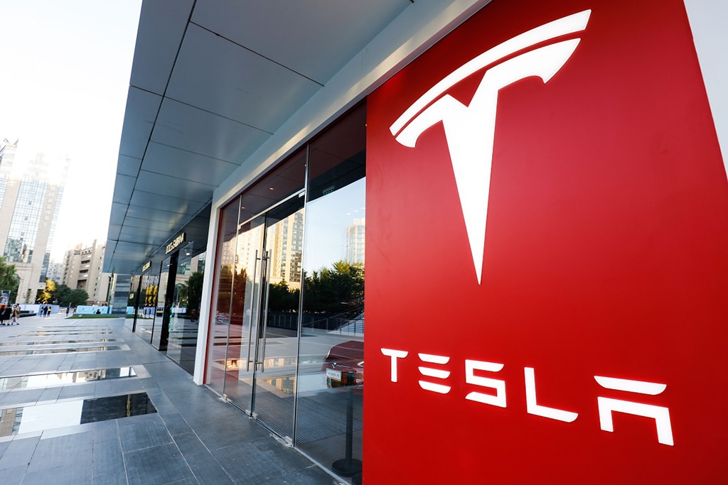 TSLA Stock Up 4.89% on Monday, Tesla Now More Valuable Than 9 Auto Companies Combined