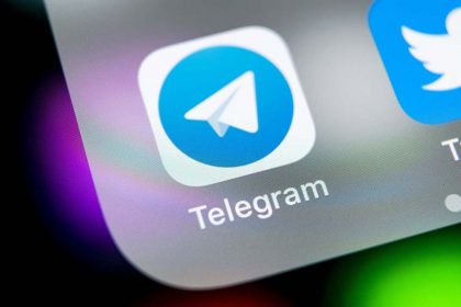 AAPL Stock Slightly Up, Apple Sued for Failing to Remove Telegram from App Store