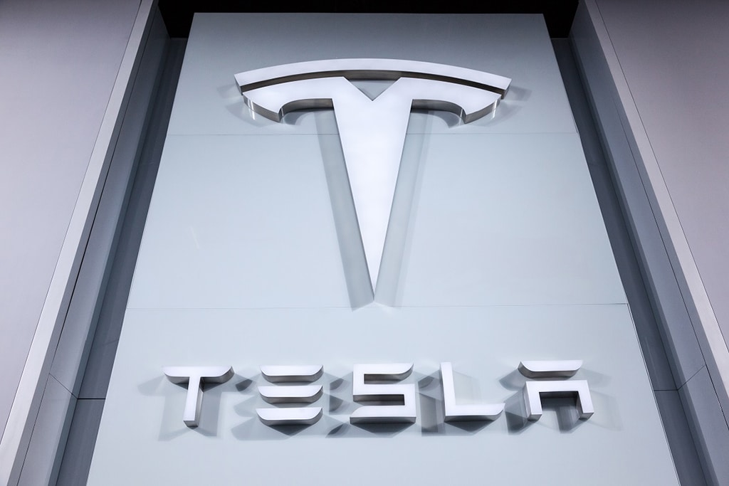 TSLA Stock Down 4.65%, Will Tesla Shares End 12-Day Winning Streak?