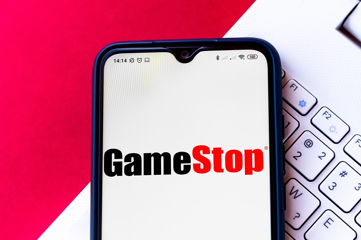 GameStop (GME) Stock Tanks 30% on Monday, Reddit Army Shifts Focus to Silver