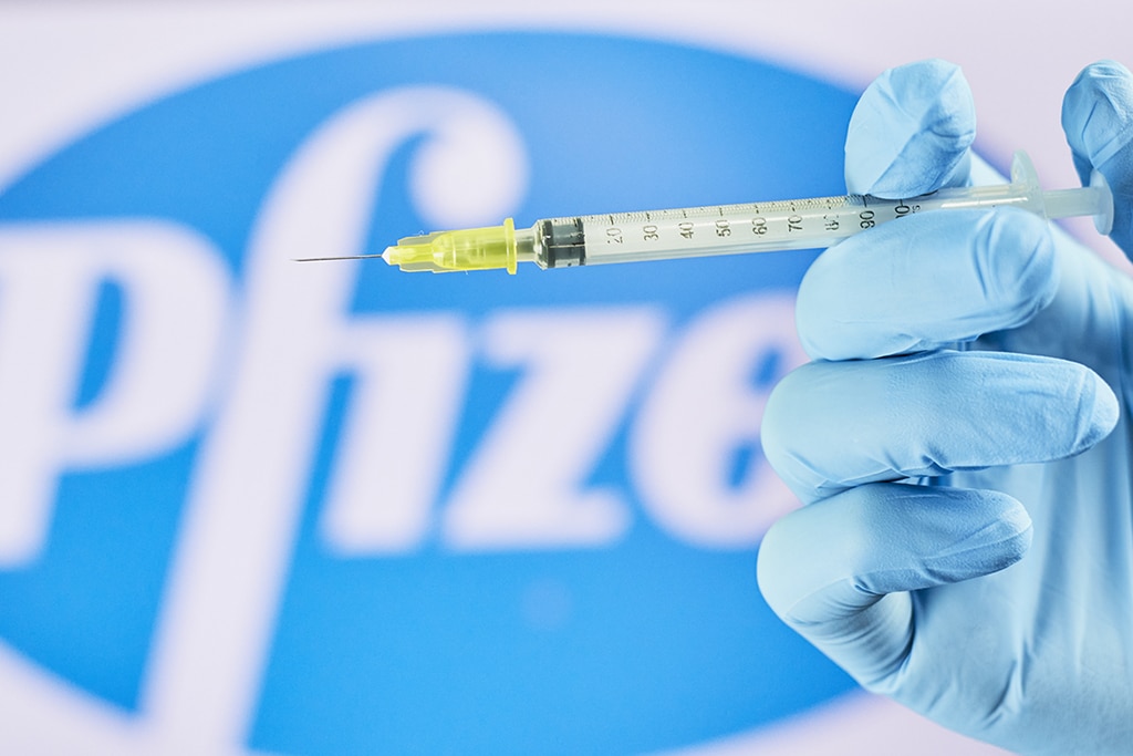 PFE Stock Down 2%, Pfizer Reports Profitable Q4, Works on Adapting Vaccine to New Strains