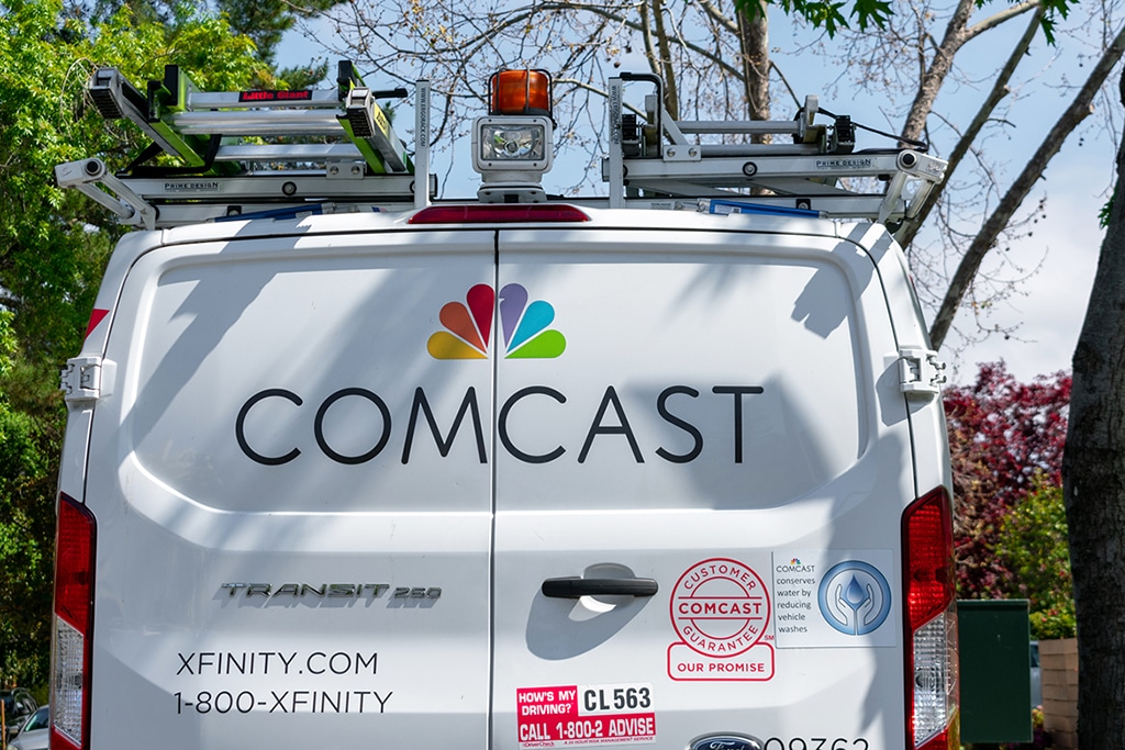 Comcast (CMCSA) Stock Closes Lower as ViacomCBS (VIAC) and Roku Surge on News of Impending Deal