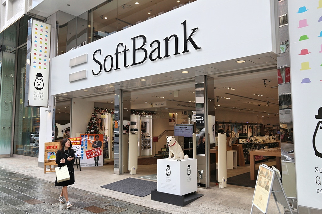 SoftBank Acquires Yahoo Trademark License for $1.6 Billion