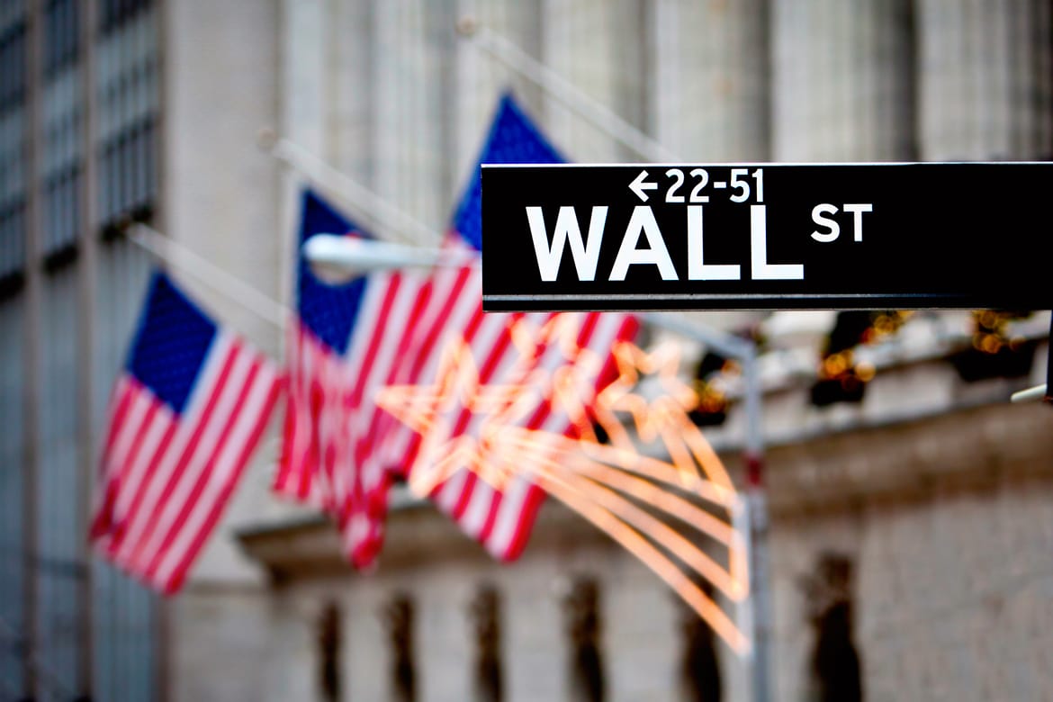 Wall Street Under Pressure with Economic Recovery Concerns, Dow Jones Slides 260 Points