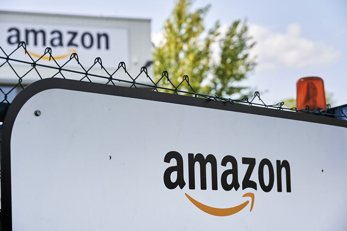 Amazon Stock Rises as Company Plans to Establish Physical Department Stores