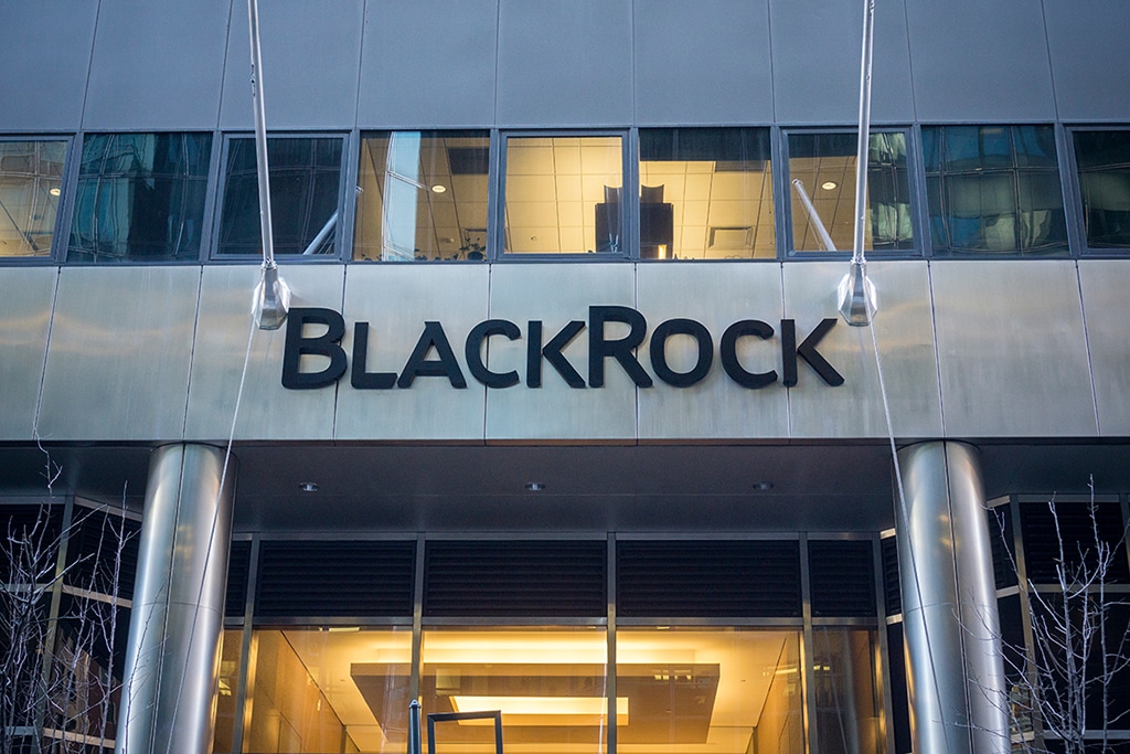 BLK Stock Down 1.70% Yesterday, BlackRock Gains $369K from Bitcoin Futures