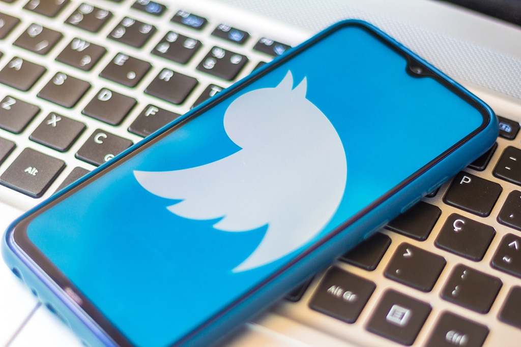 TWTR Stock Up 1%, Twitter Working on NFT Profile Verification