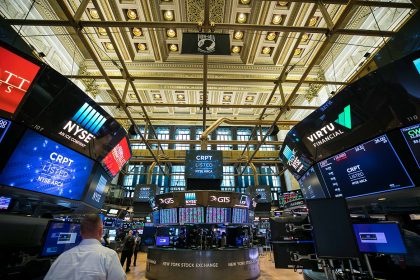 US Stock Indices Shows Split Behavior as 10-Year Treasury Yield Rises