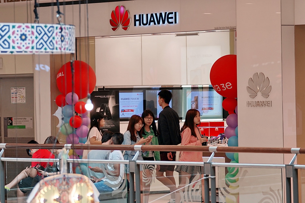 Huawei Technologies Reports 38% Drop in Q3 Revenue to 135B Yuan