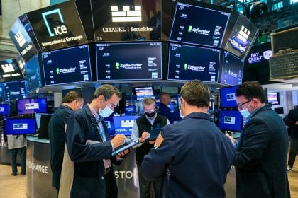 US Stock Market Remains Upbeat, S&P 500 Registers Fourth Consecutive Day of Gains