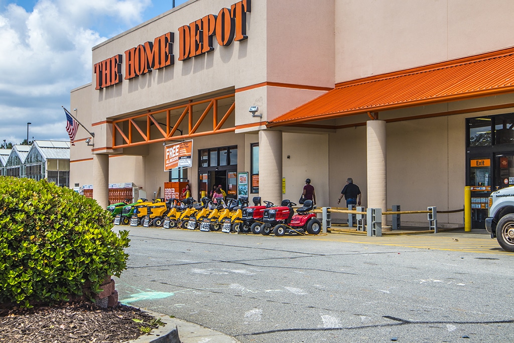 HD Shares Up 4%, Home Depot Publishes Better-than-Expected Q3 2021 Earnings Report