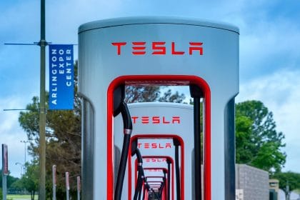 Membership of Tesla in $1 Trillion Club Under Threat amid News that Elon Musk Sells TSLA Shares