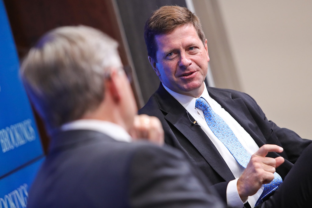 Jay Clayton Says He Is Huge Believer in Blockchain Technology