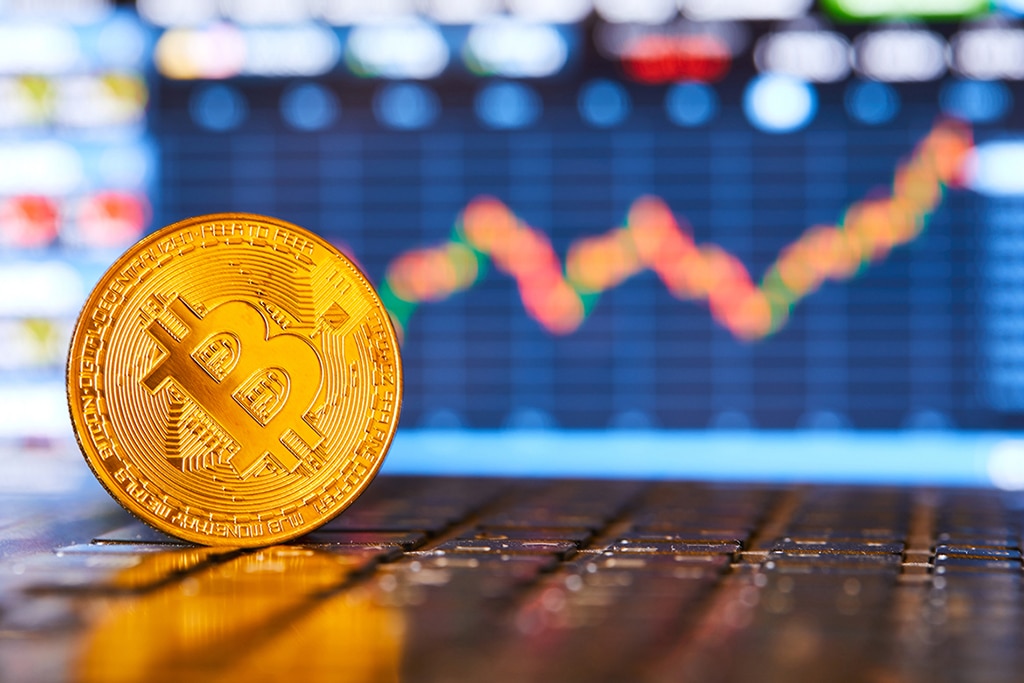 Bloomberg Analyst Mike McGlone Predicts Bitcoin (BTC) to Hit $100K in 2022