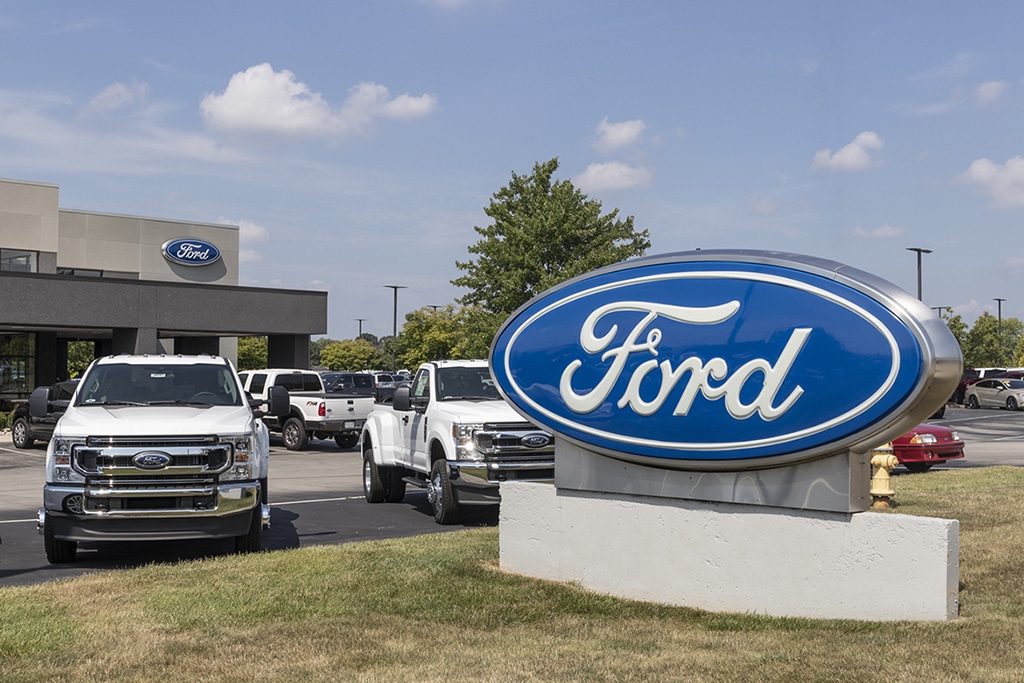 F Stock Slightly Up, Ford and Stripe Sign Strategic Partnership to Forster E-Commerce Market