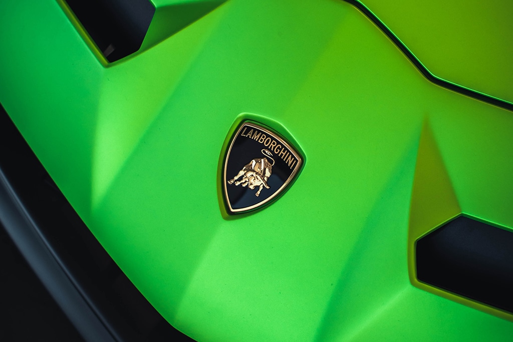 Lamborghini Enters NFT World with Carbon Fiber ‘Space Key’