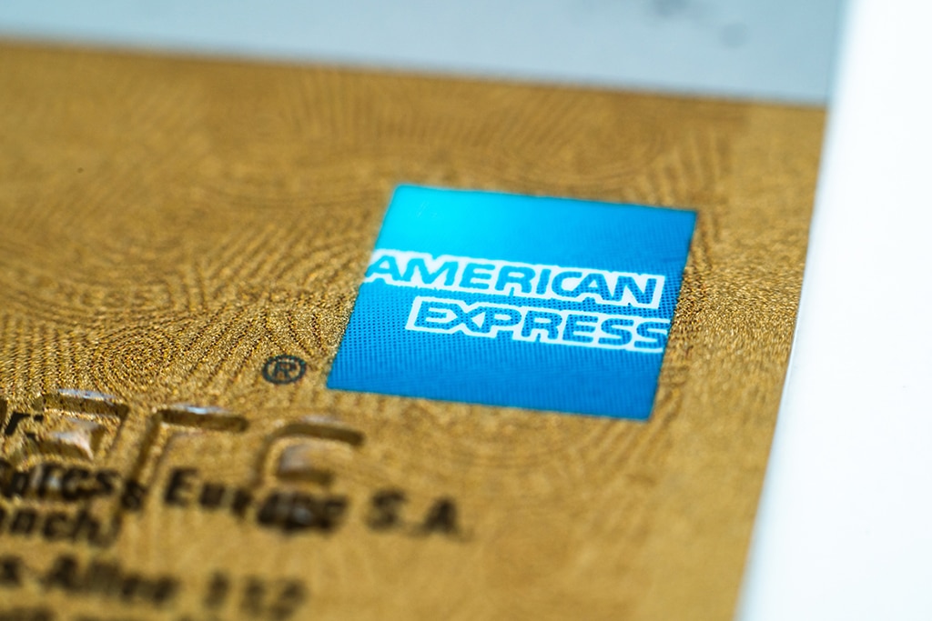 American Express Rolls Out First Digital-Checking Account to US Customers, AXP Stock Up 3%