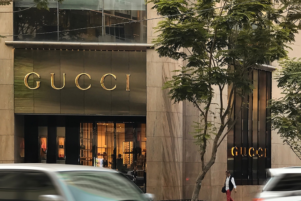 Gucci Jumps on VR Bandwagon, Buys Land on The Sandbox