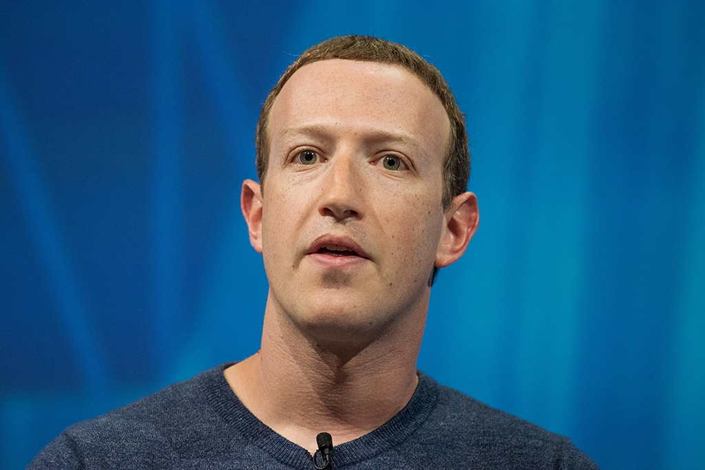 Zuckerberg Sheds Over $29B in 24 Hours as Bezos Sets to Gain Additional $20B