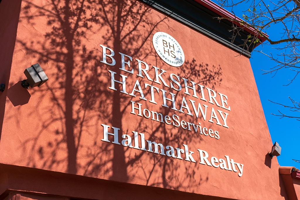 Berkshire Hathaway Class A Shares Hit Price Record of Over $500K