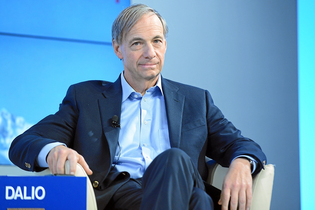 Ray Dalio’s Bridgewater Hedge Fund to Back Crypto Fund