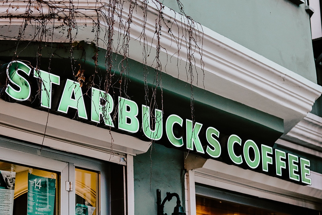 SBUX Stock Slightly Up , Starbucks Supports Ukrainians by Suspending Operations in Russia