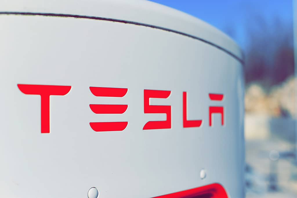 Tesla in Commercial Ties with Aluminum Company in Russia