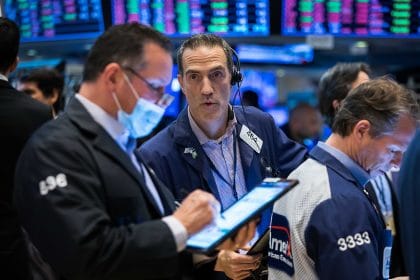 US Stock Market Tumbles as Investors Weigh In on Bond Market