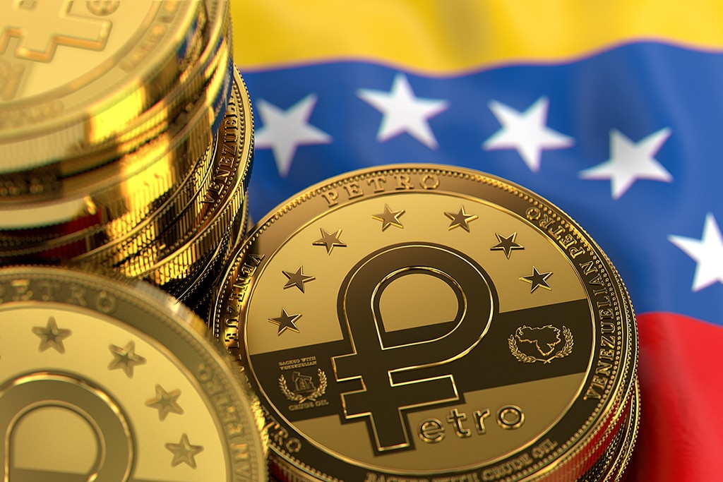 President of Venezuela Raises Minimum Wage to Half a Petro