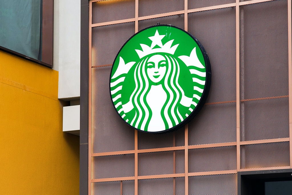 Starbucks Releases Fiscal Q2 2022 Financial Report, Beats Out Revenue Expectations