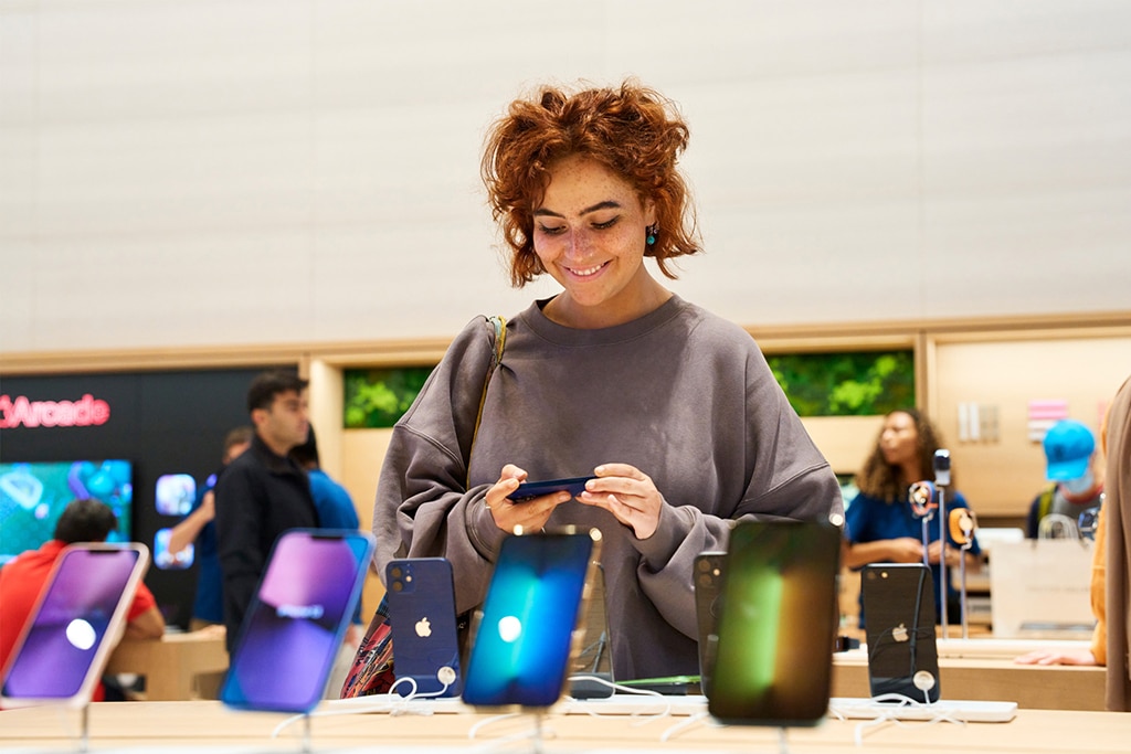 Apple Q3 2022 Report Reveals iPhone Sales Resilience Despite 11% Decline in Profit