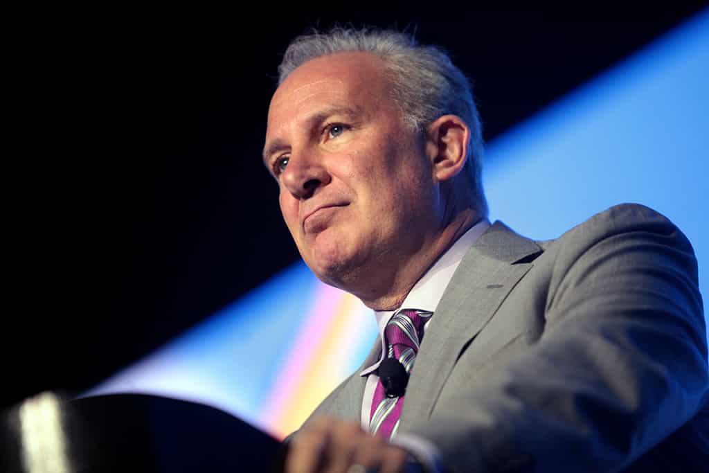 Bitcoin’s Biggest Critic Peter Schiff Ready to Accept BTC Payments after Bank Trouble