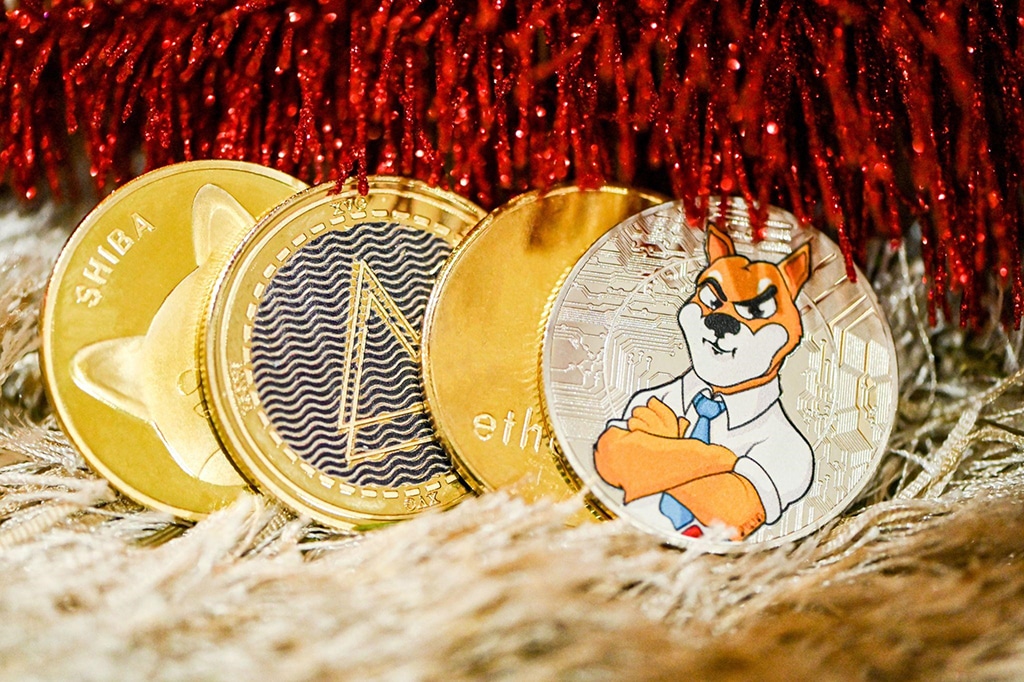 Crypto Market News - Buy FreeWoly, Decentraland, and Shiba Inu for High Crypto Earnings