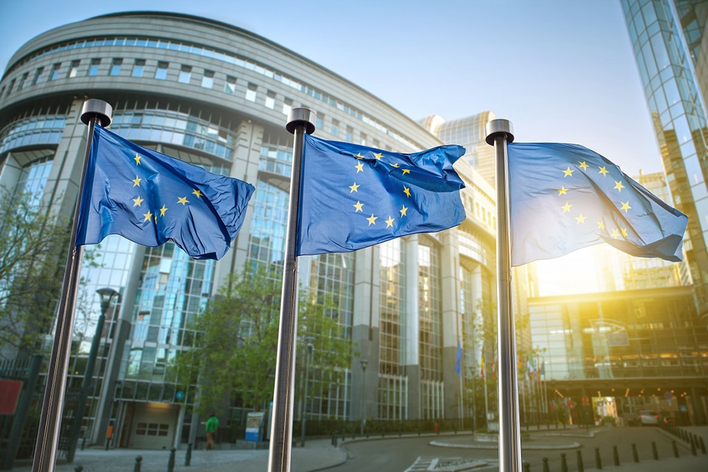 Binance CEO Lauds EU Crypto Regulation, Takes Issue with Stablecoin Limitations