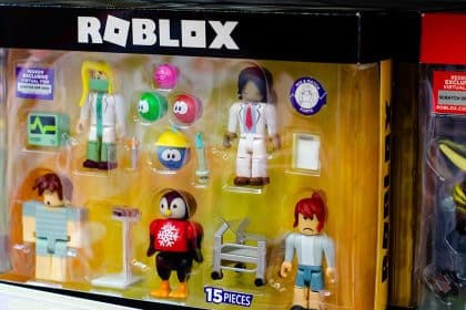 Roblox Sees Shares Pop 19% on User Growth in September 2022 Metrics Report