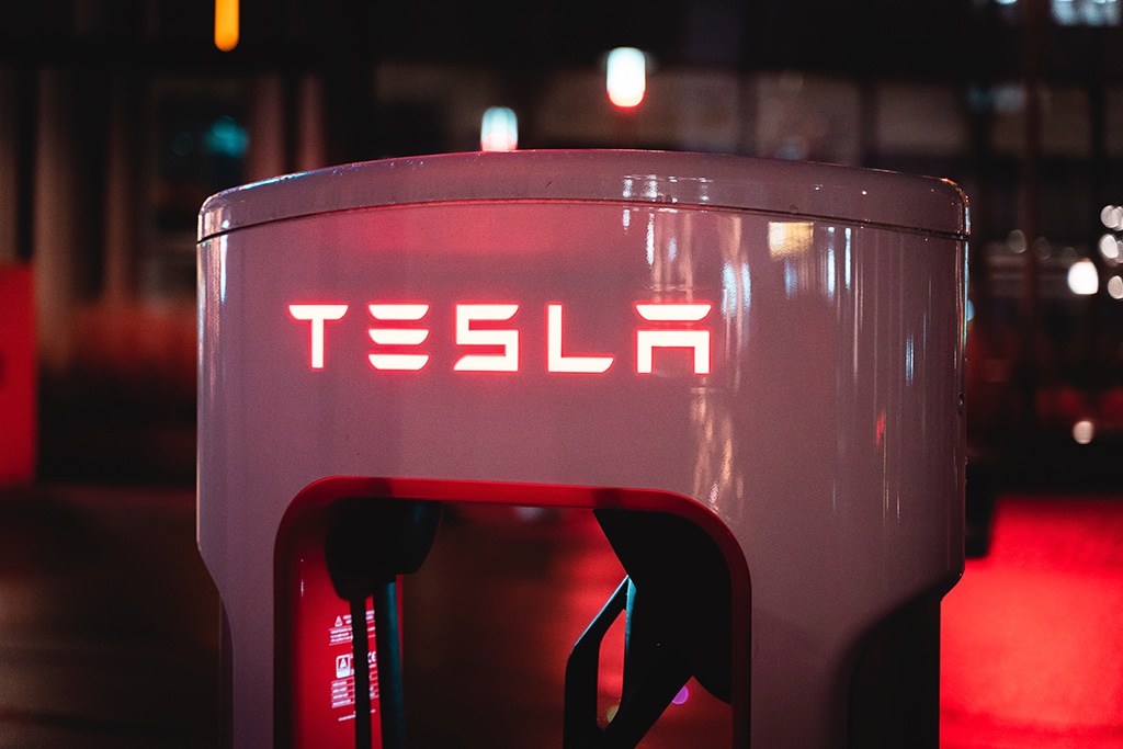 Tesla Q3 2022 Deliveries Stand at 343,000 Vehicles, TSLA Stock Down 6%