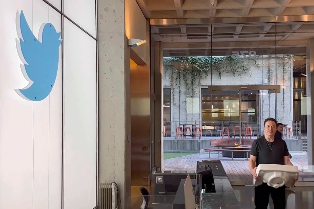 Twitter Acquisition Completed: Musk Sends Company’s Executives Packing