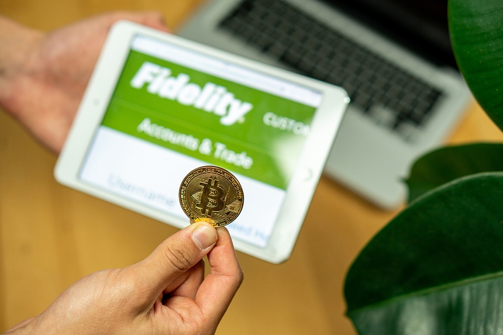 does fidelity allow crypto trading