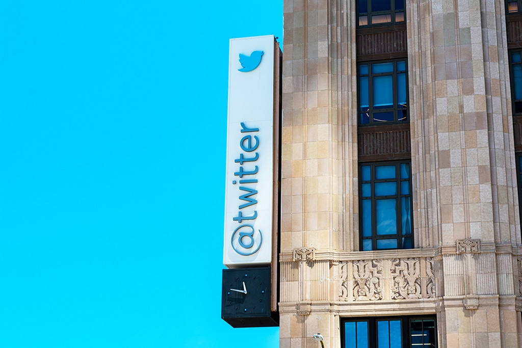 Ex-Employee Files Lawsuit against Twitter for Targeting Women for Layoffs