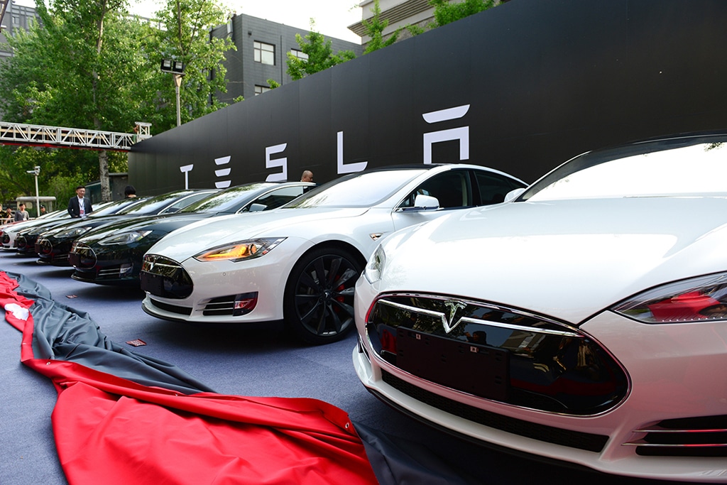 Tesla (TSLA) Shares Slide 8%, Analysts Concerned with Waning EV Demand and Elon Musk’s Twitter ‘Distraction’