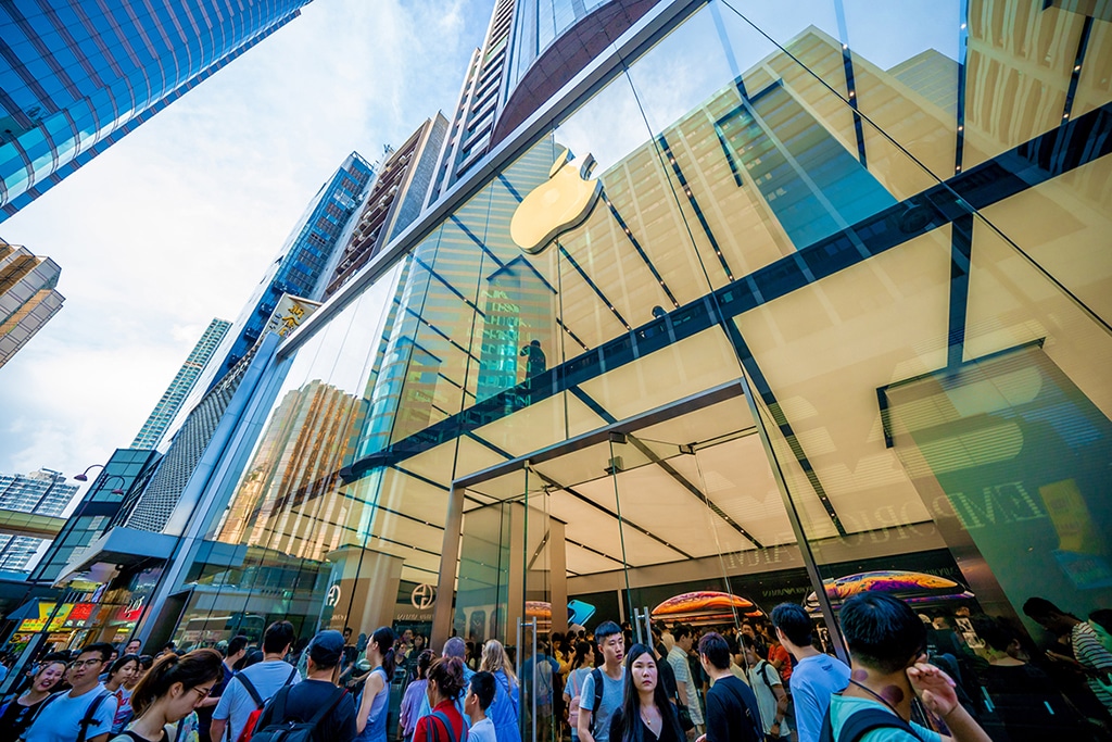 Apple Market Value Falls Under $2 Trillion amid Sustained Tech Sell-Off