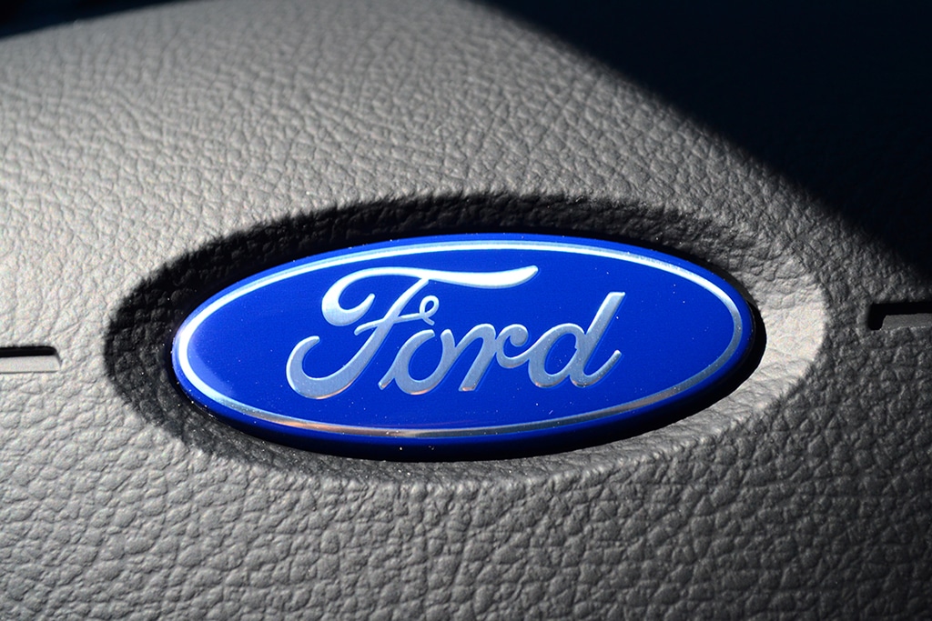 Ford Reports Mixed Earnings Results for Q4 2022, F Shares Drop